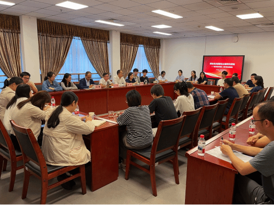 铭记历史守初心，践行使命勇担当——师生党支部联合开展主题党日活动